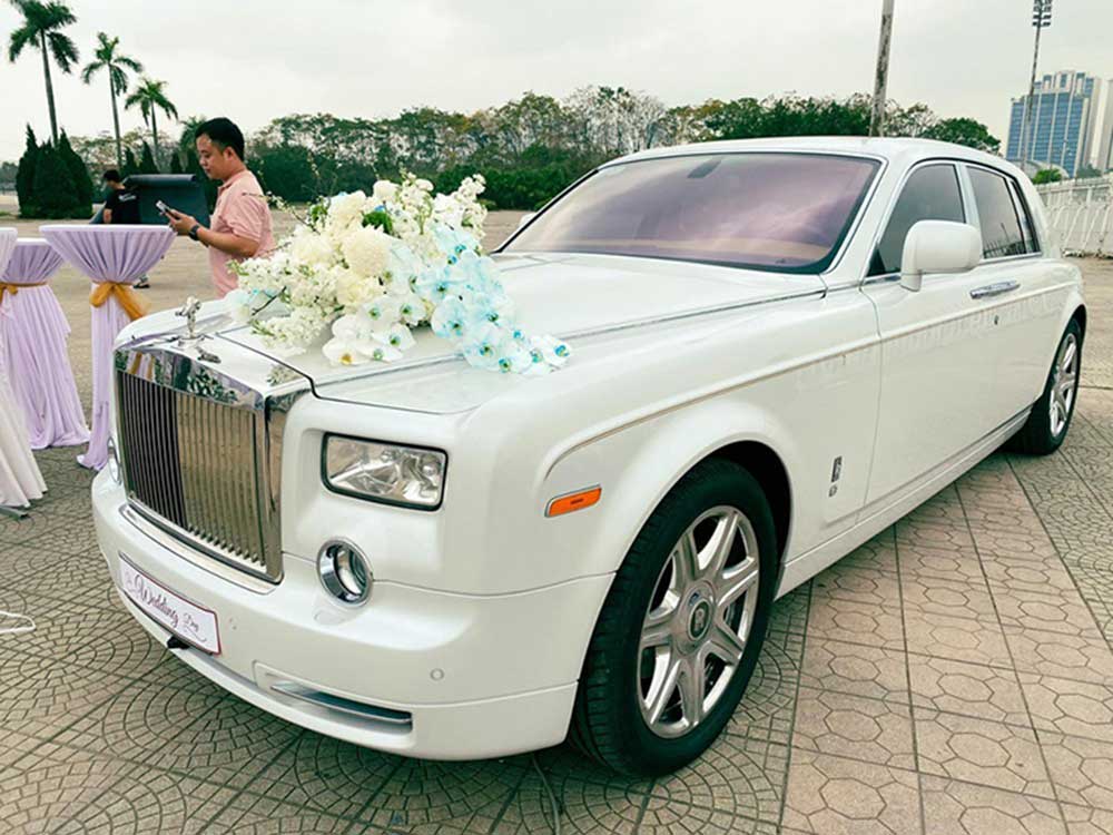 Đám cưới hội tụ dàn siêu xe và xe siêu sang hơn 200 tỷ đồng tại Hà Nội