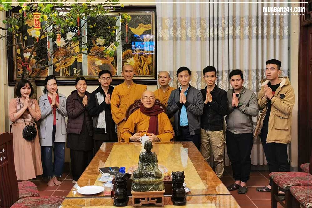 Th.s Nguyễn Hữu Lam đến thăm thầy Thích Trúc Thái Minh tại chùa Ba Vàng